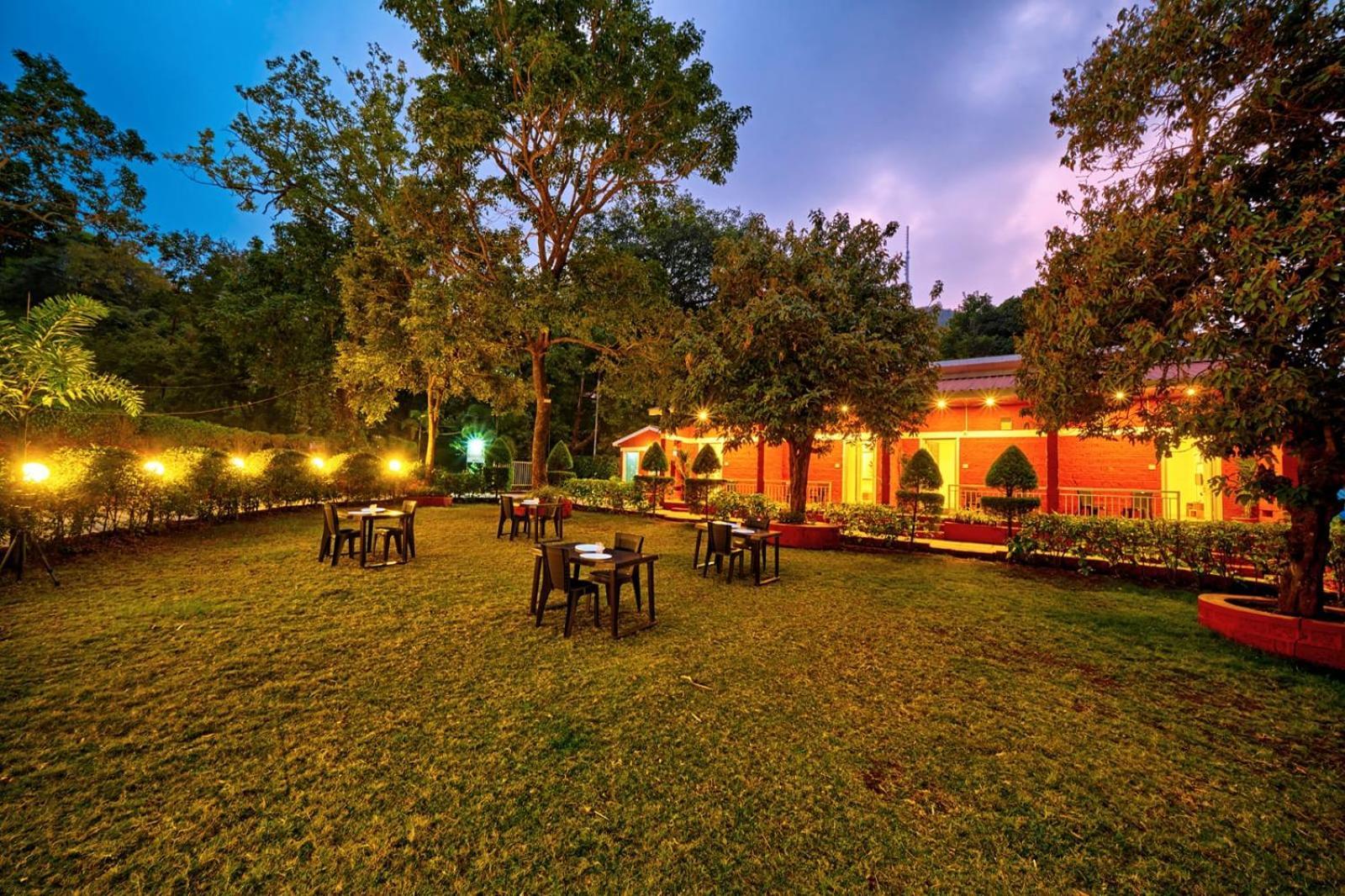Serenity Resort Panhāla Екстериор снимка